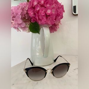 MIU MIU MADE IN ITALY SUNGLASSES